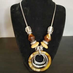Elegant Silver and Brown Pendant Necklace